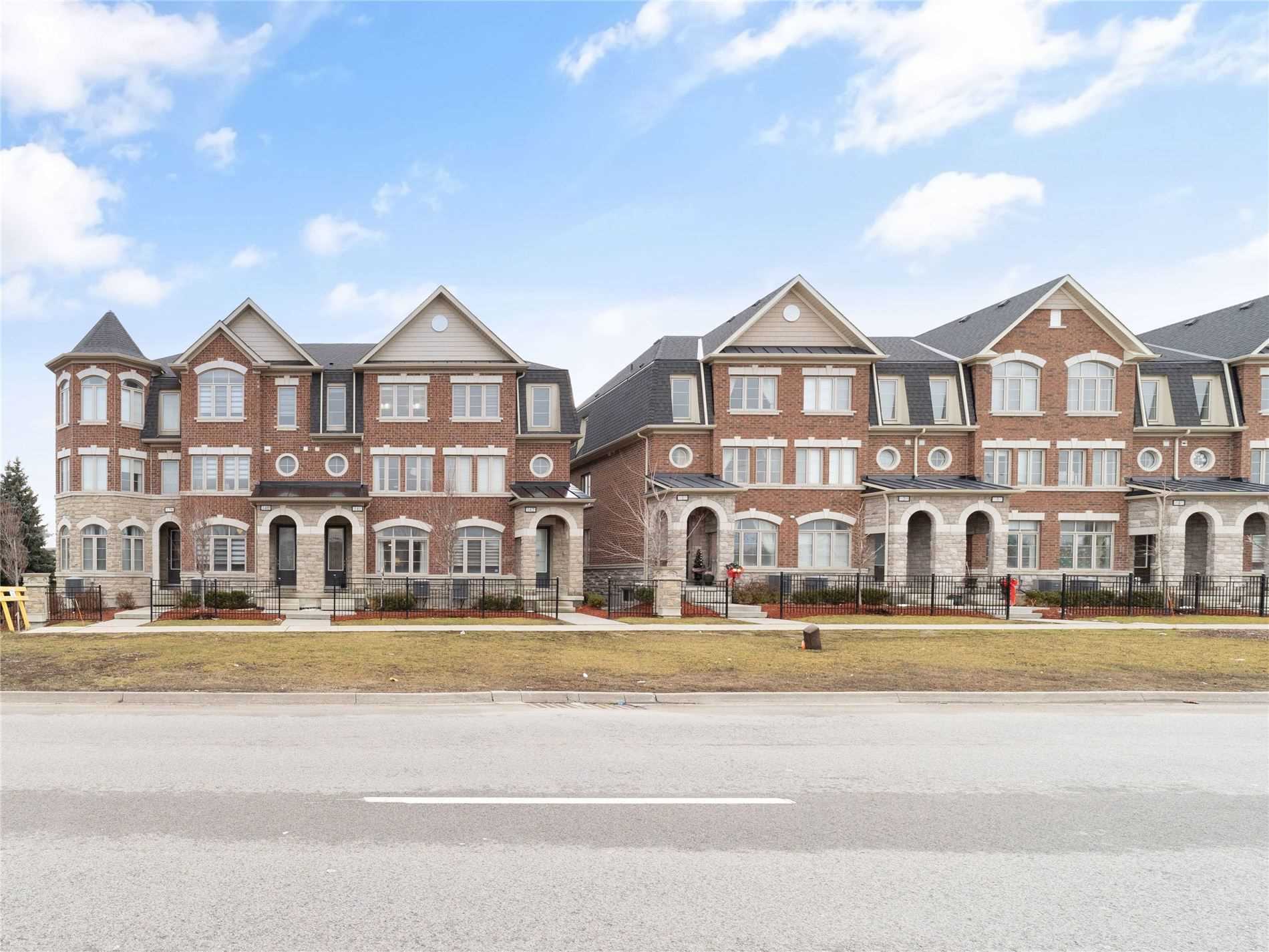 1331 Major Mackenzie Dr W, #141