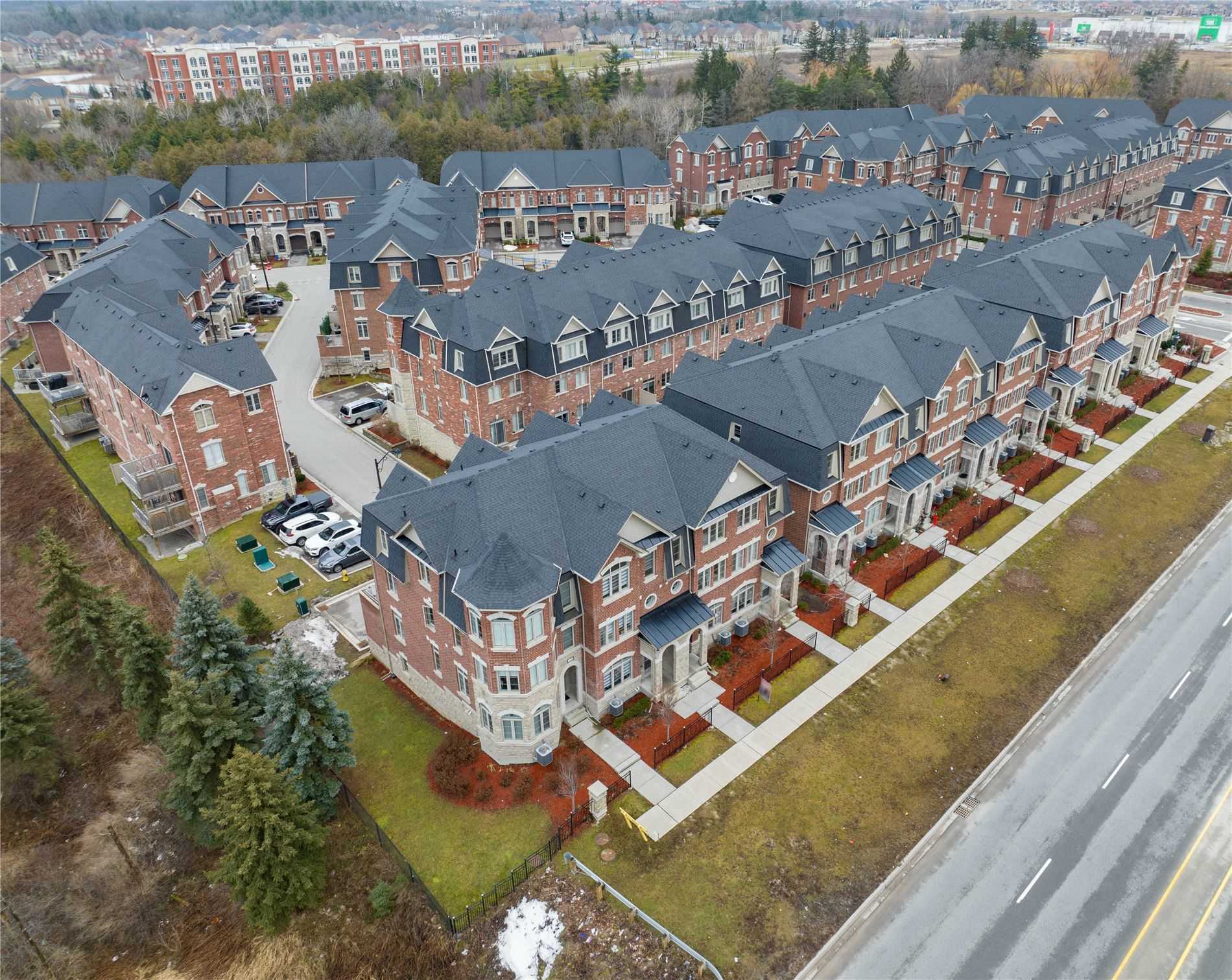 1331 Major Mackenzie Dr W, #141