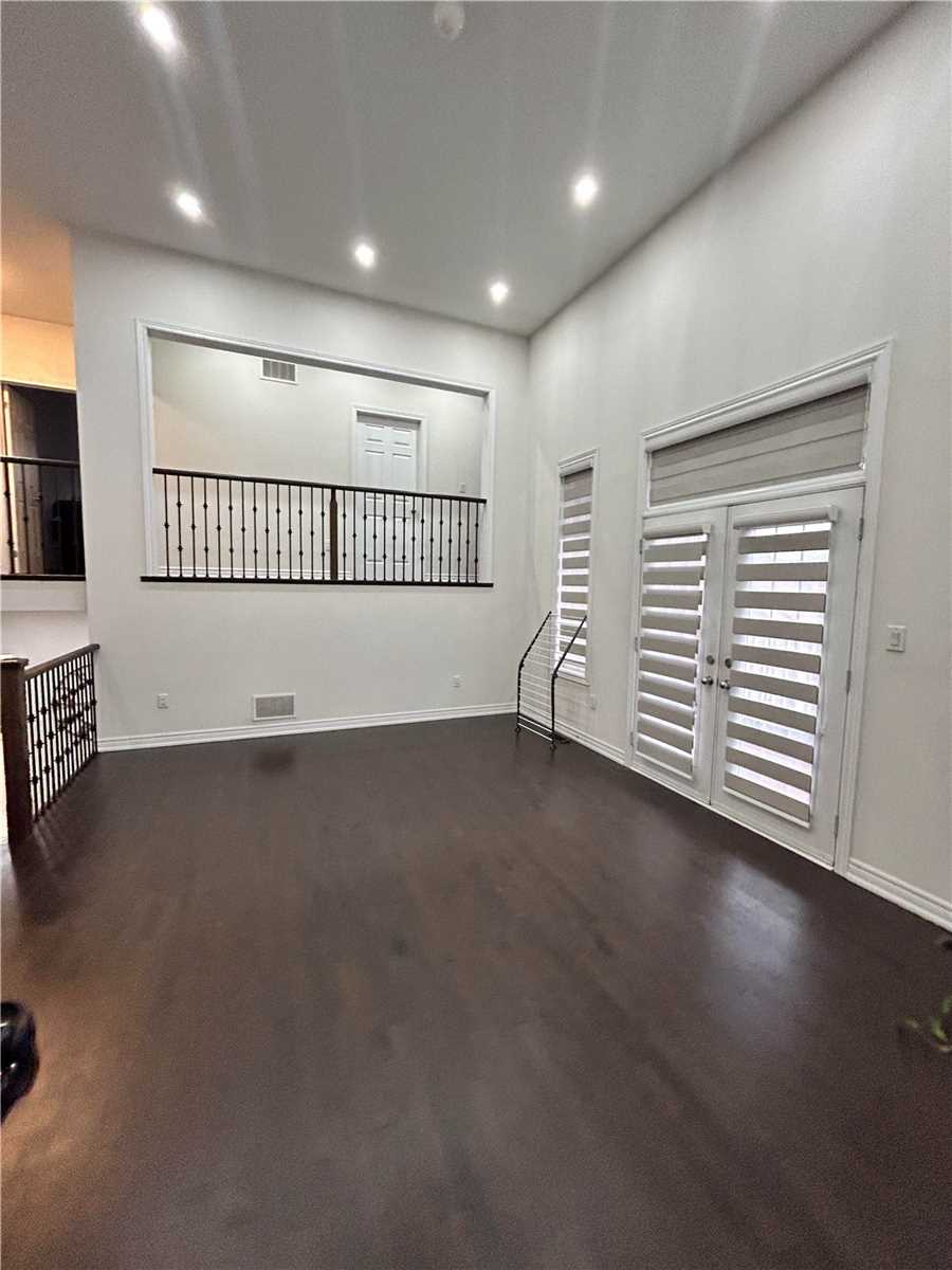 10 Flay Court