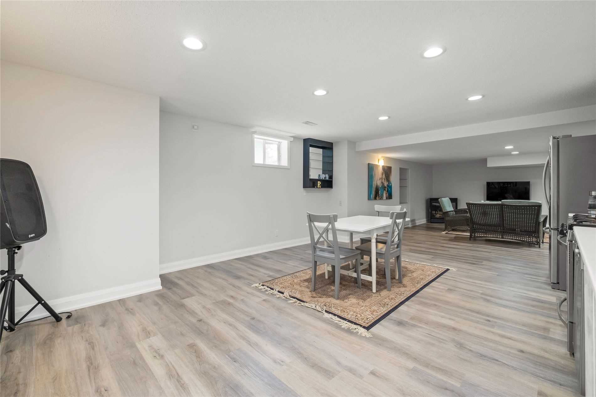 9 Vanvalley Dr