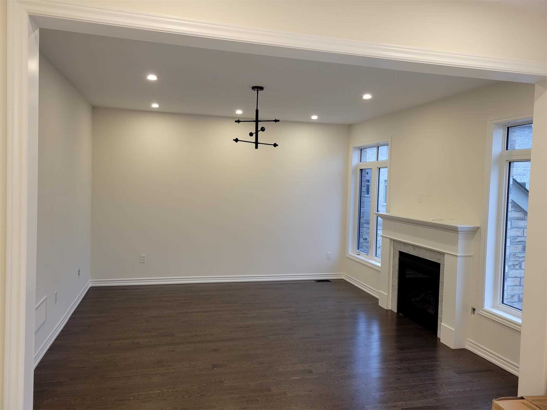 121 Ferragine Crescent