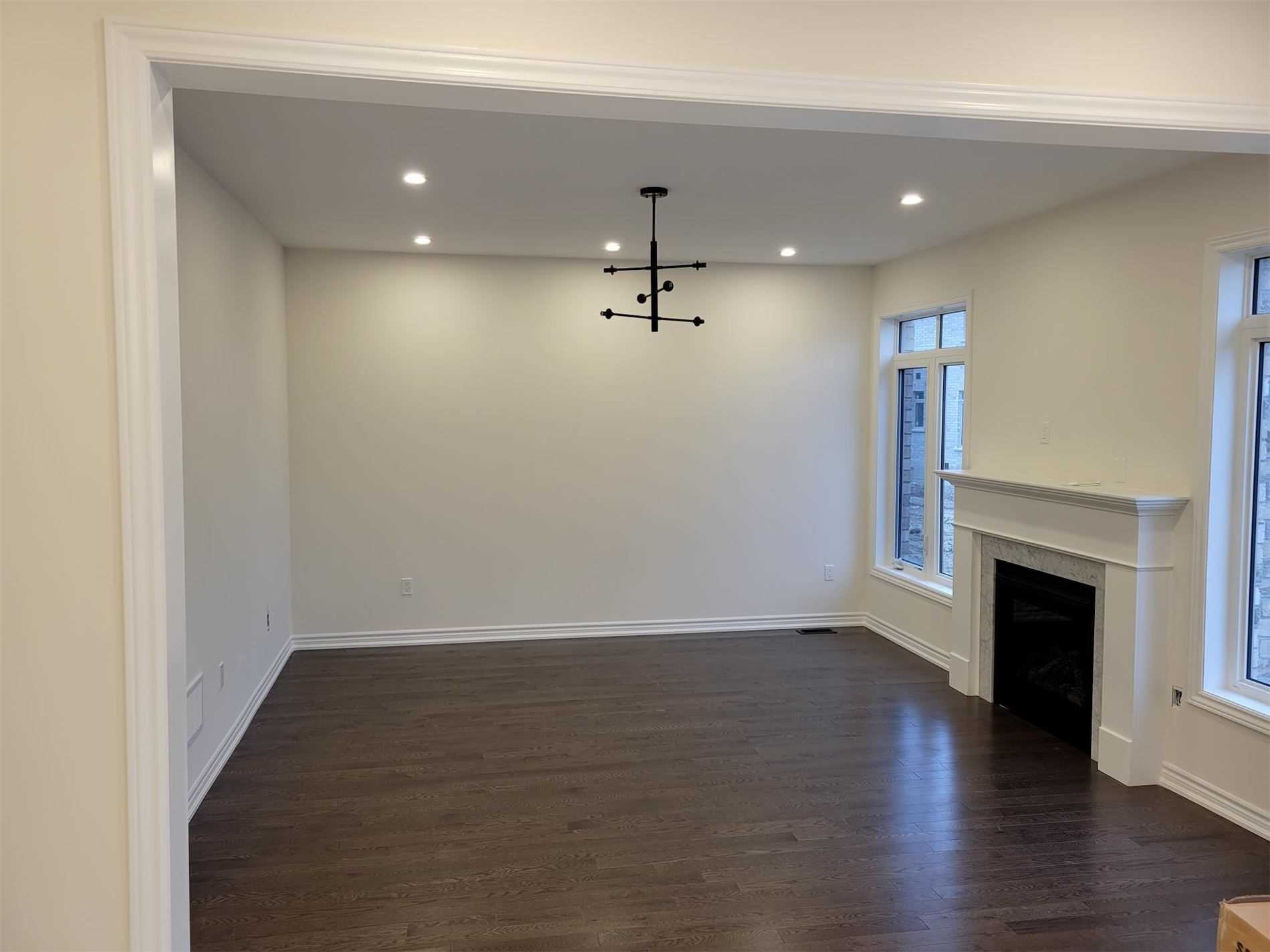 121 Ferragine Crescent