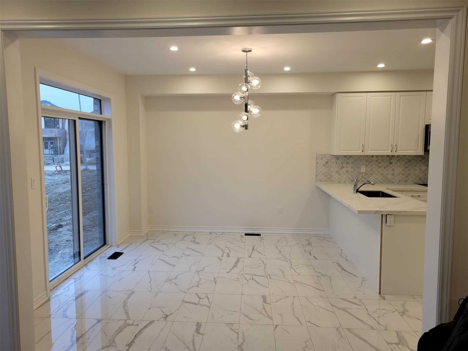 121 Ferragine Crescent