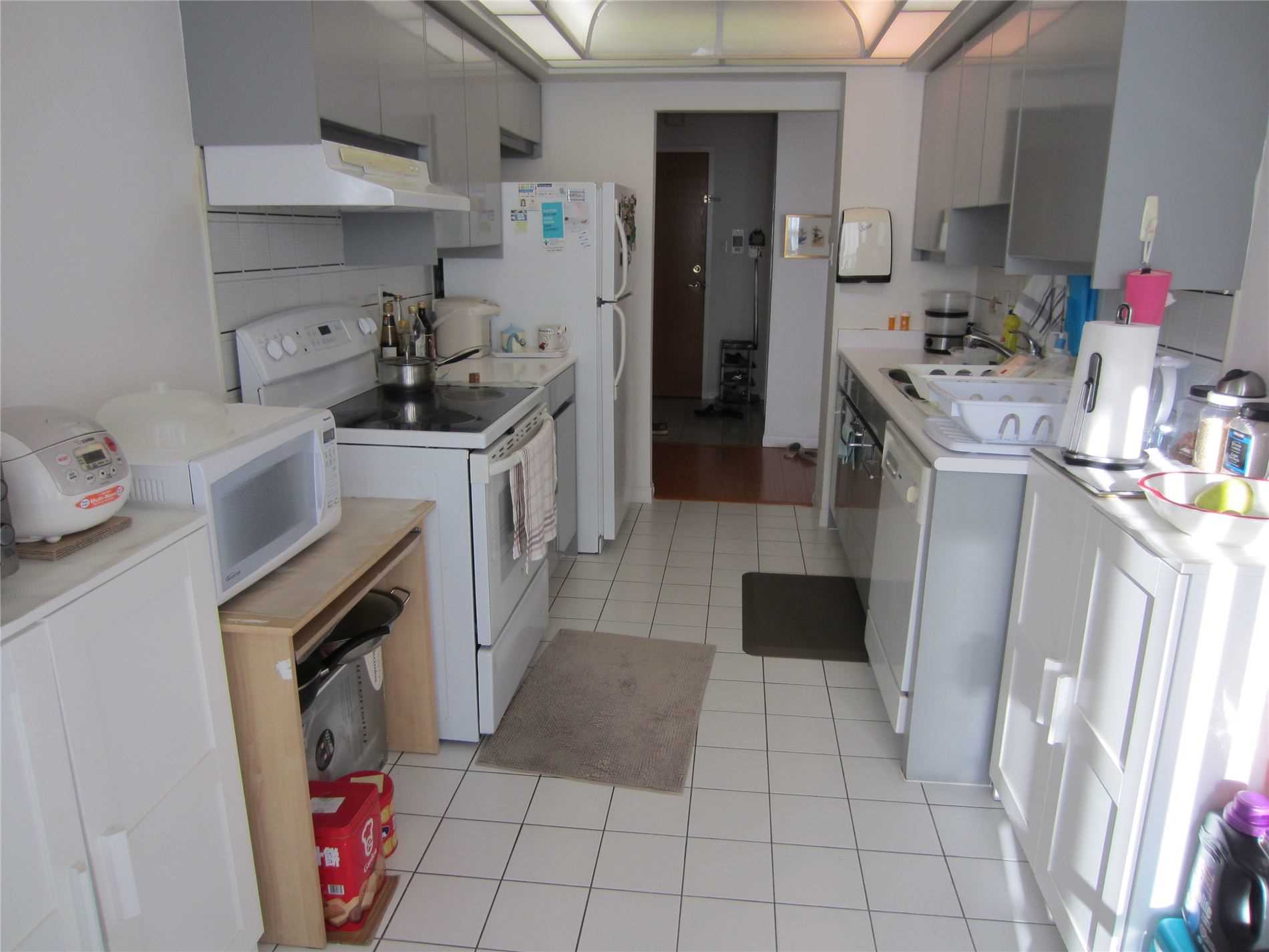 7250 Yonge St, #607