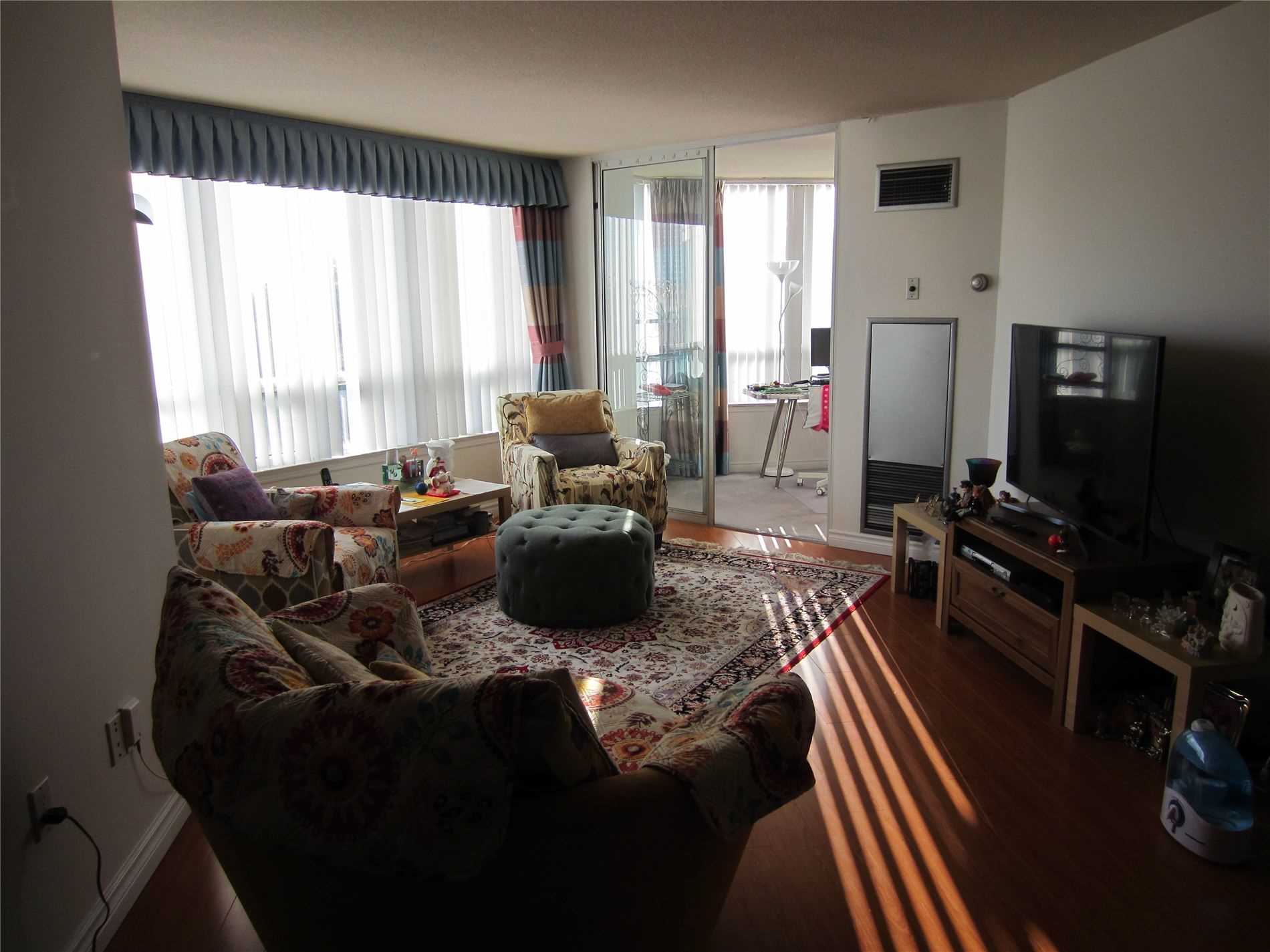 7250 Yonge St, #607