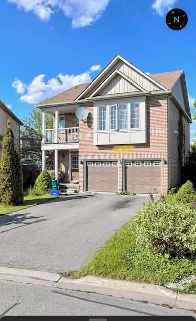 85 Watkins Glen Crescent