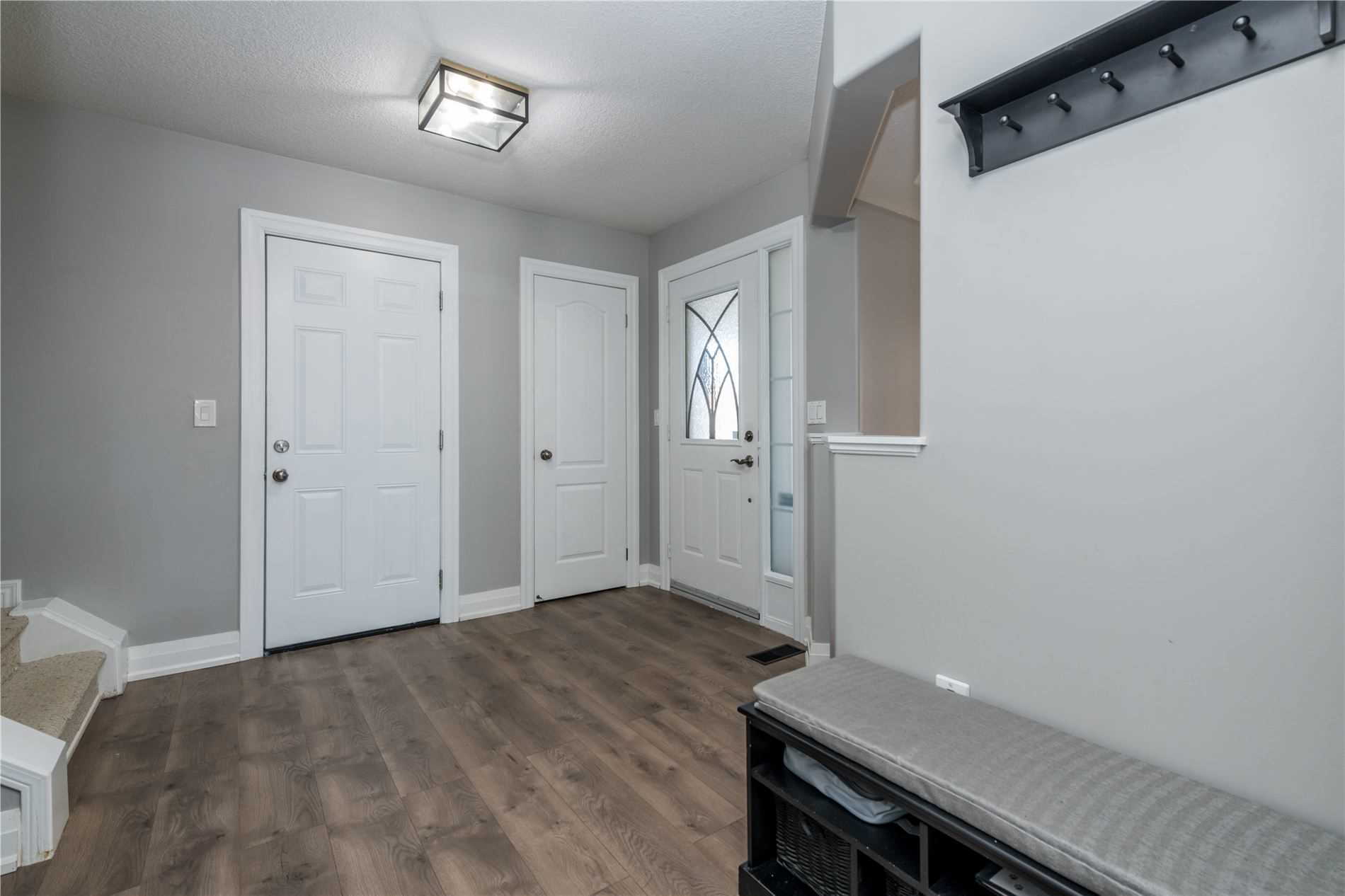 1095 Kell St