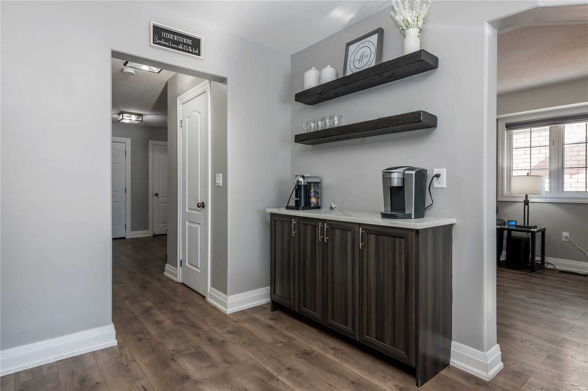 1095 Kell St