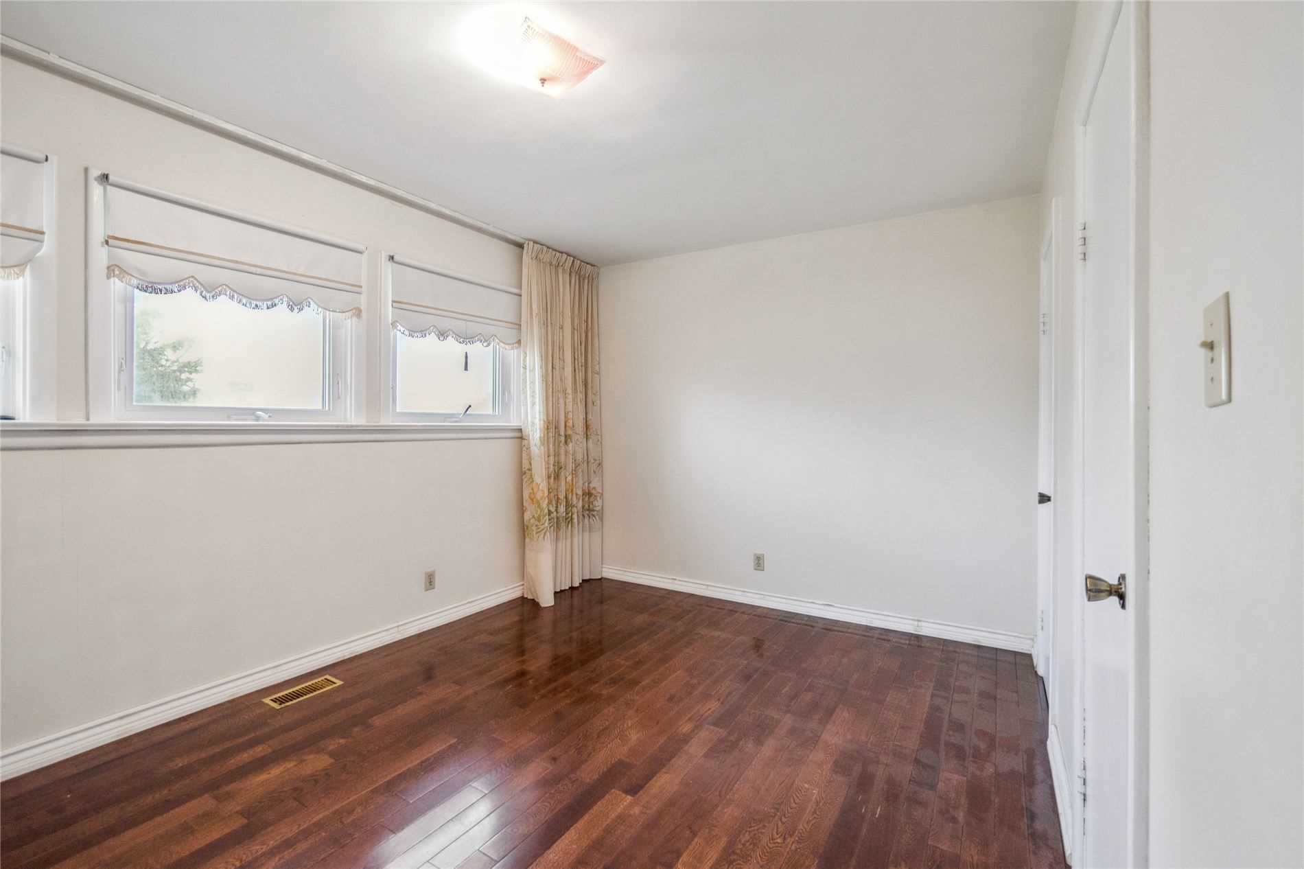 51 Hillside Ave