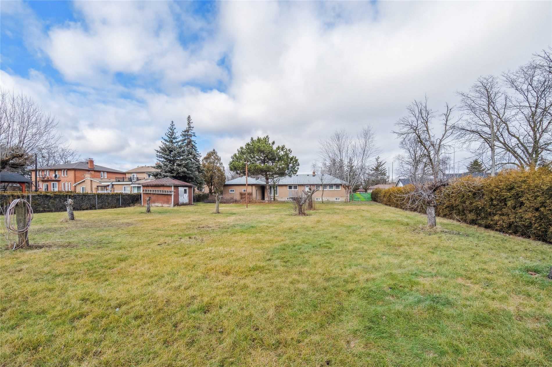 51 Hillside Ave