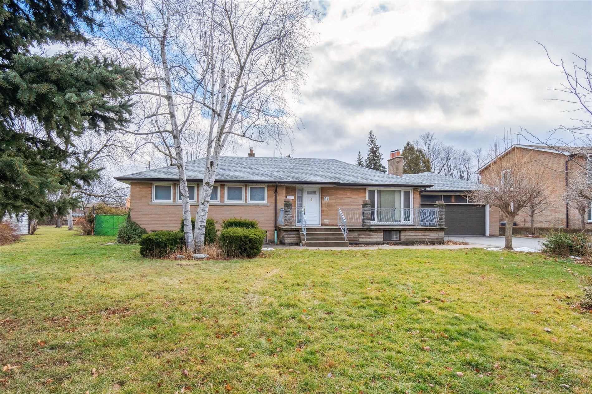 51 Hillside Ave