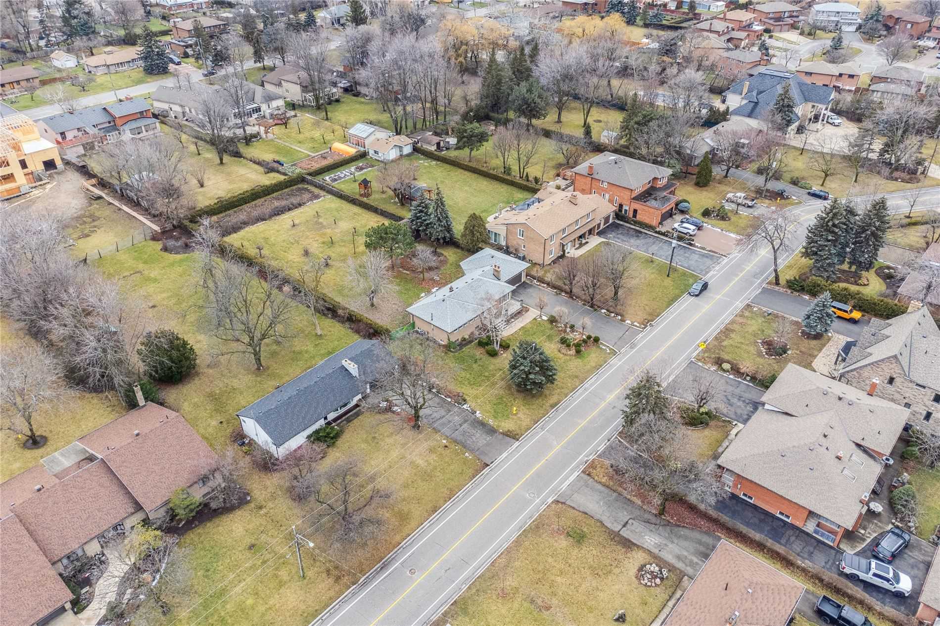 51 Hillside Ave