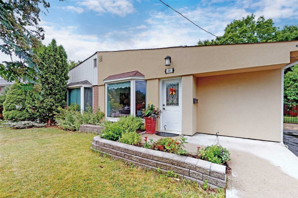 64 Lindsay Ave, Newmarket