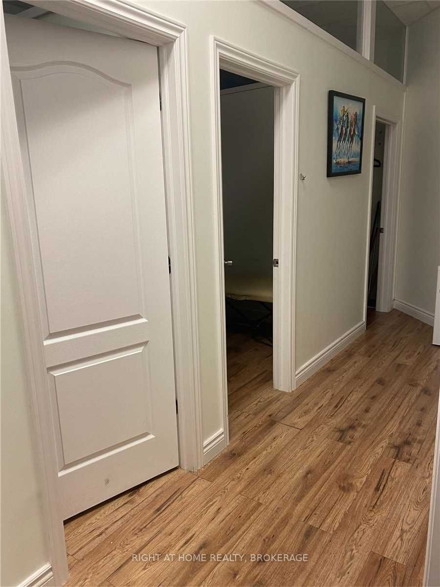 7163 Yonge St E, #270