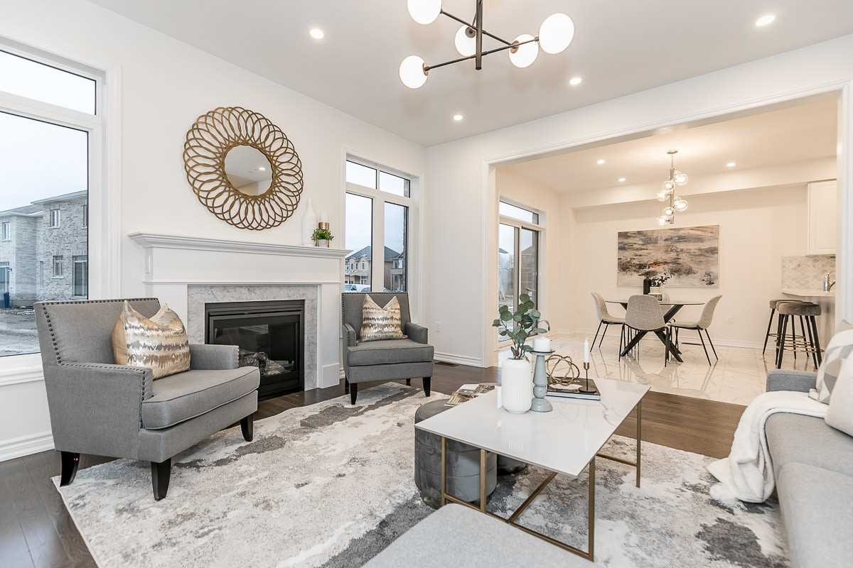 121 Ferragine Cres
