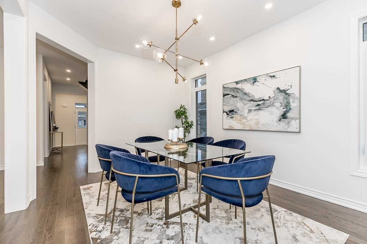 121 Ferragine Cres