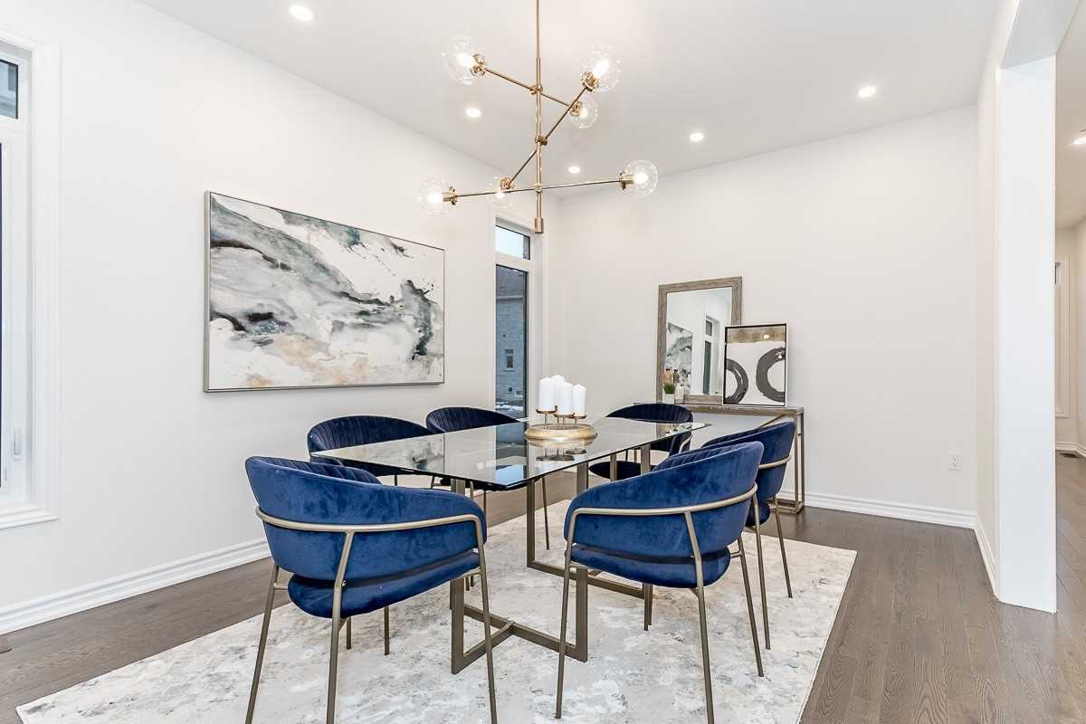 121 Ferragine Cres