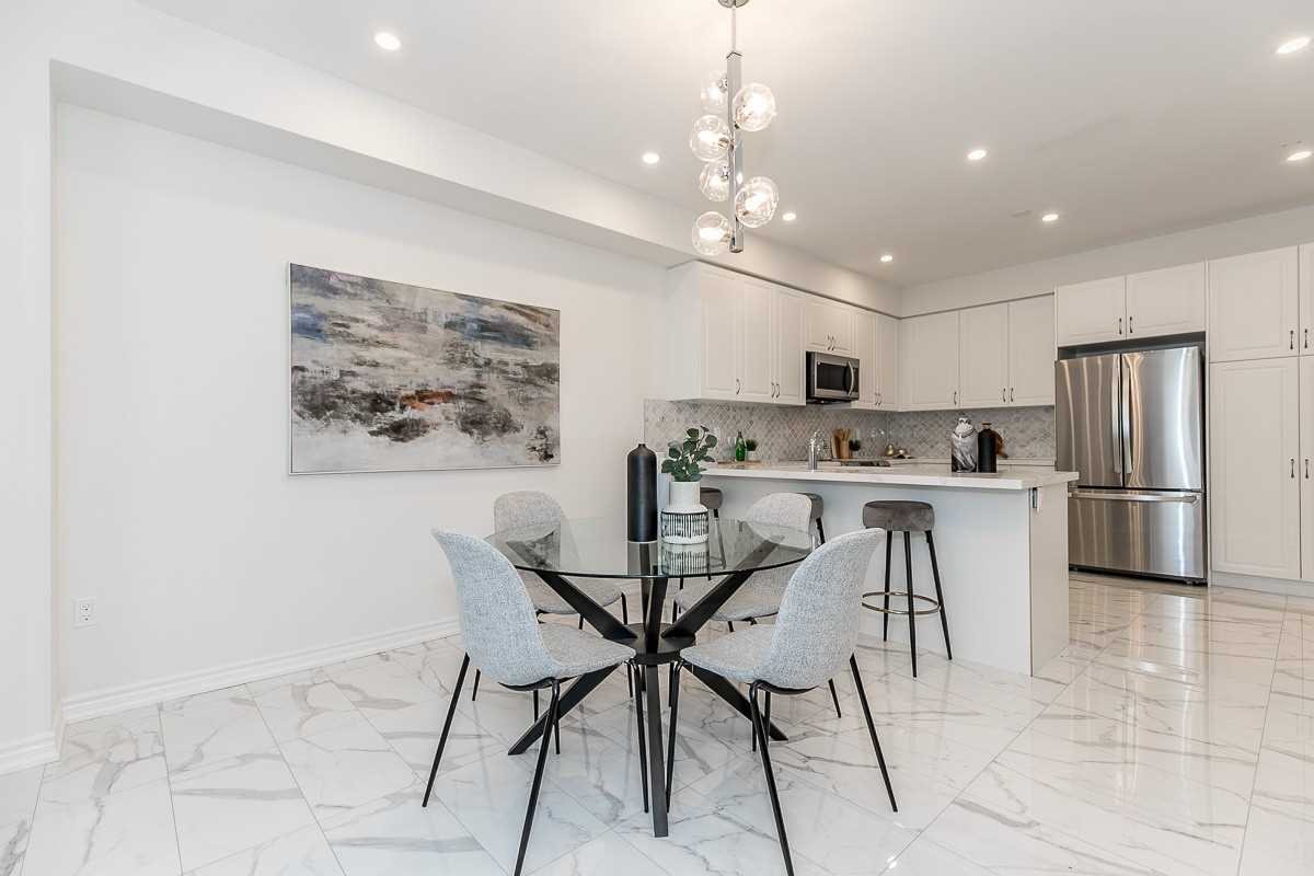 121 Ferragine Cres