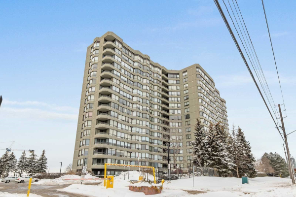 7460 Bathurst St, Vaughan