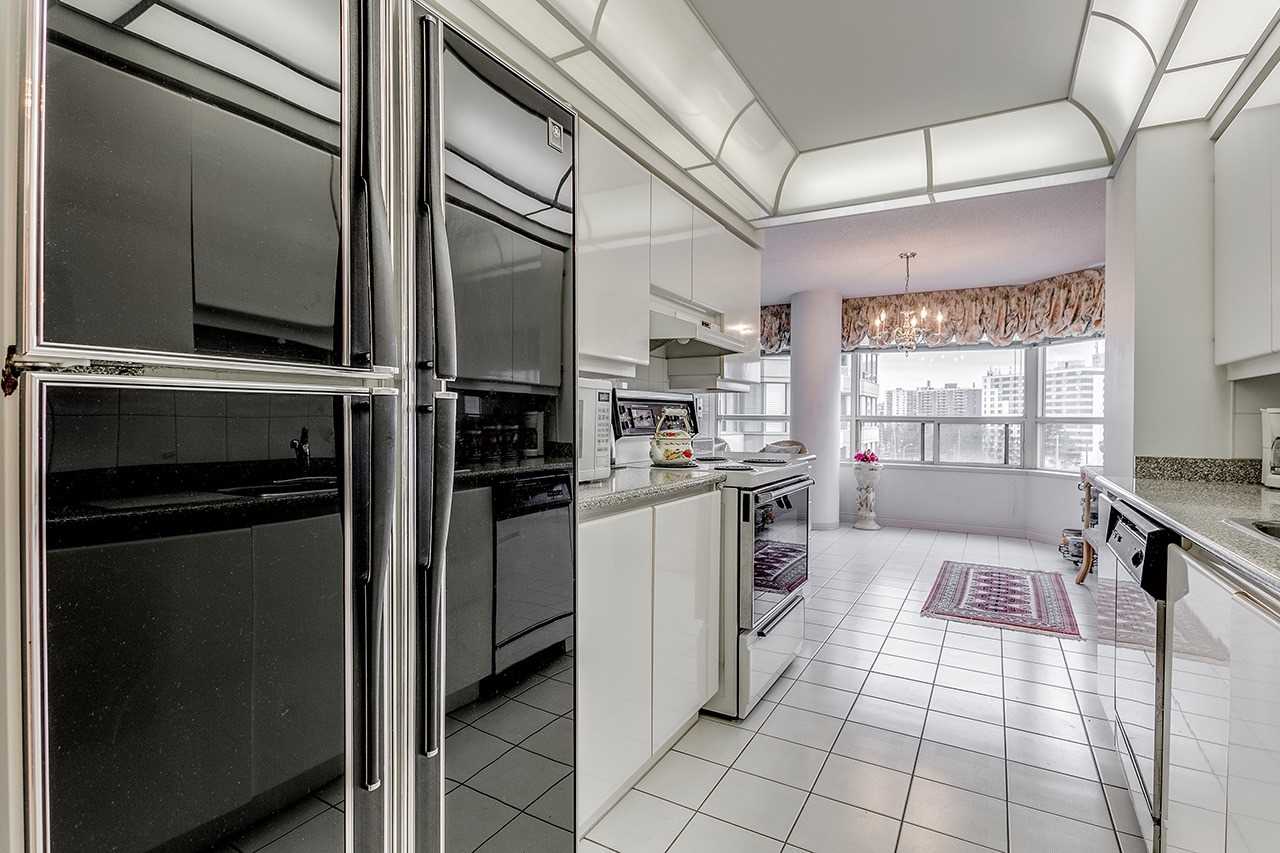 7 Townsgate Drive, #801