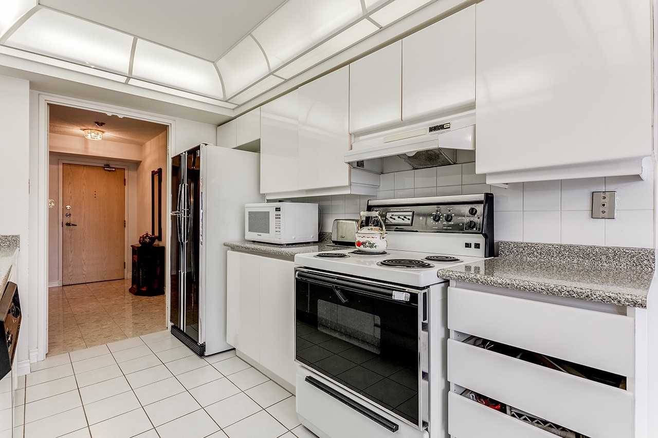 7 Townsgate Drive, #801