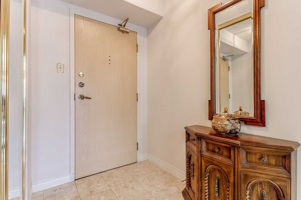 7 Townsgate Drive, #801