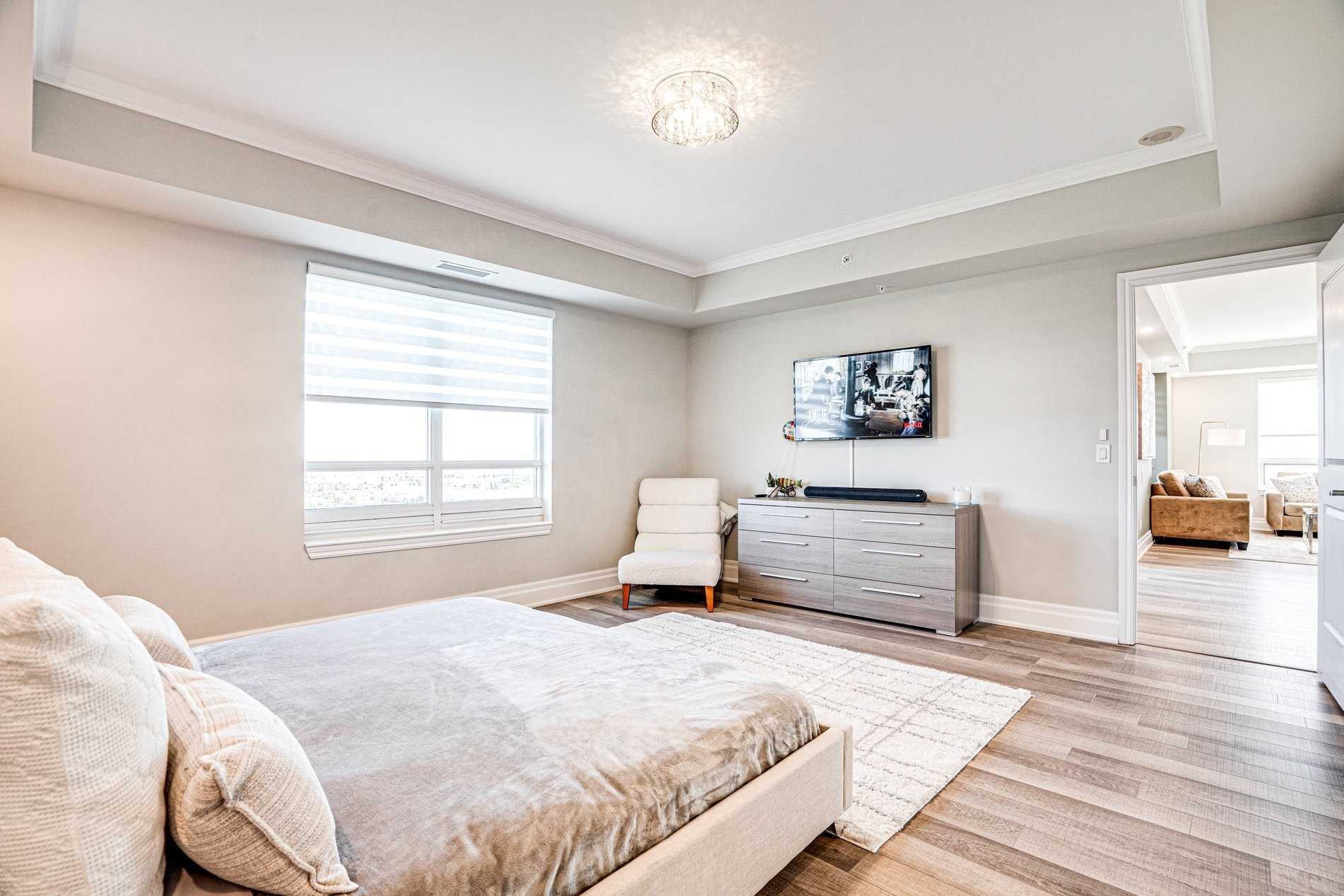 9255 Jane St, #1211