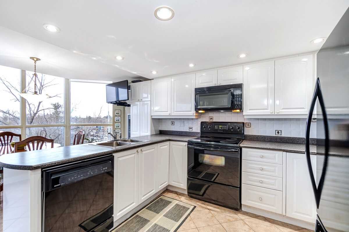 14924 Yonge St, #523