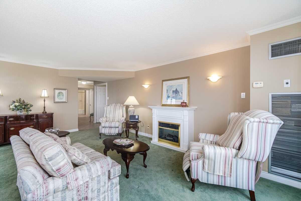 14924 Yonge St, #523