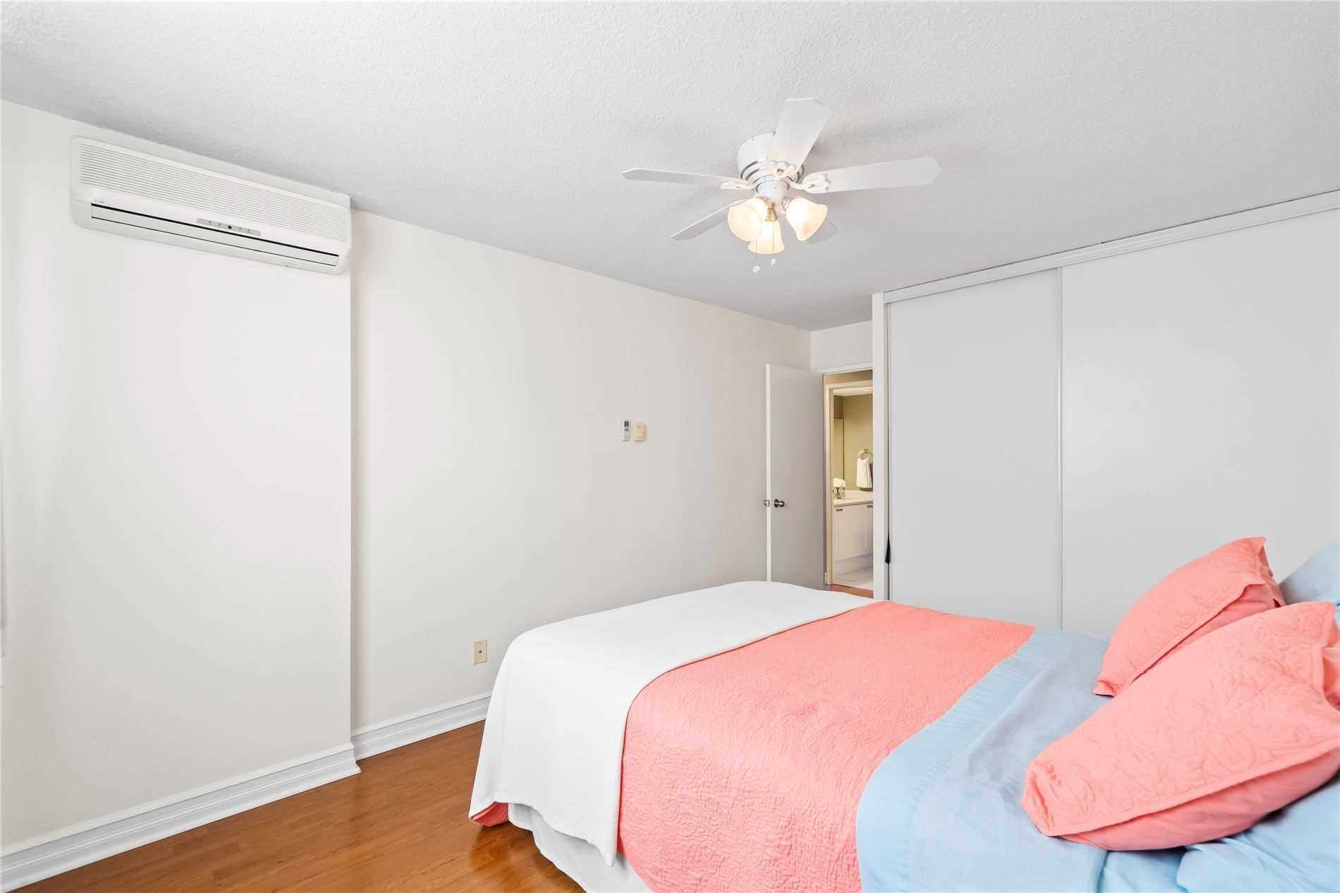 Listing N5878268 - Large Photo # 12