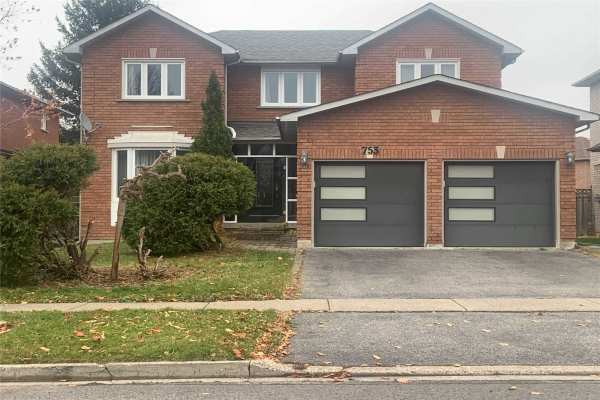 753 Shanahan Blvd, Newmarket