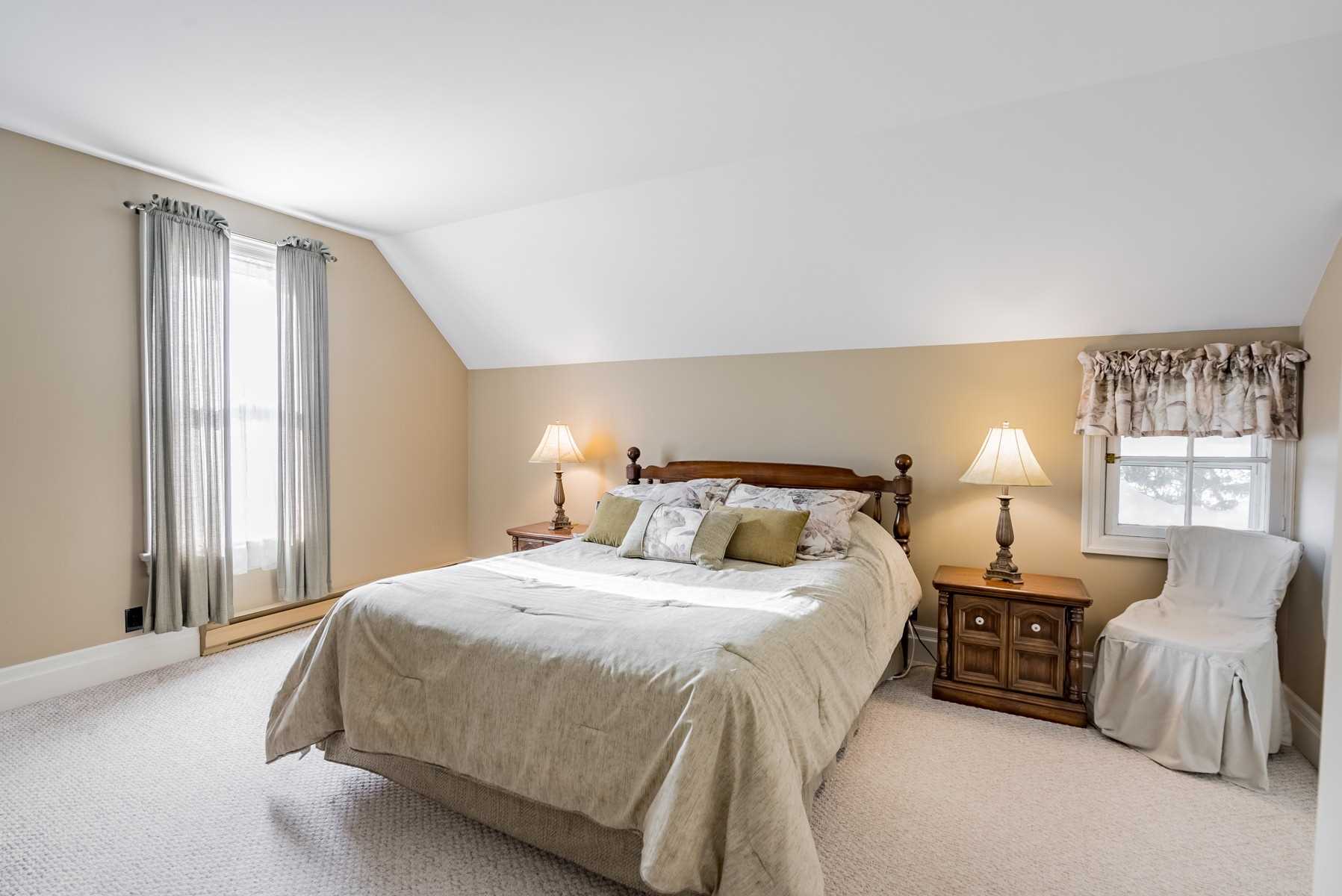 275 Webb Rd