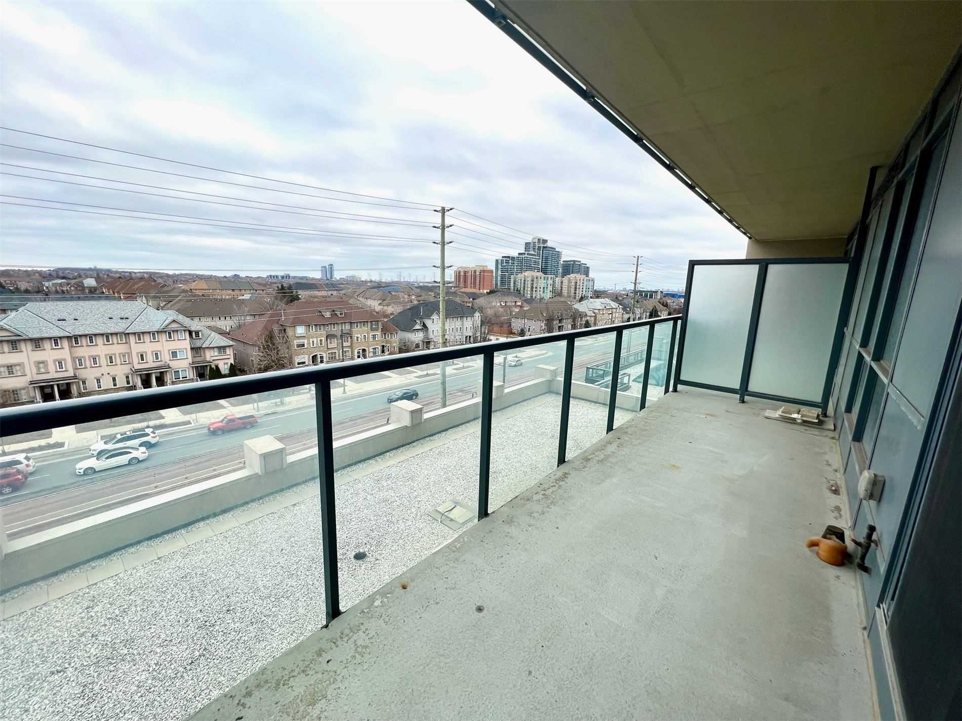 9090 Yonge St, #606B