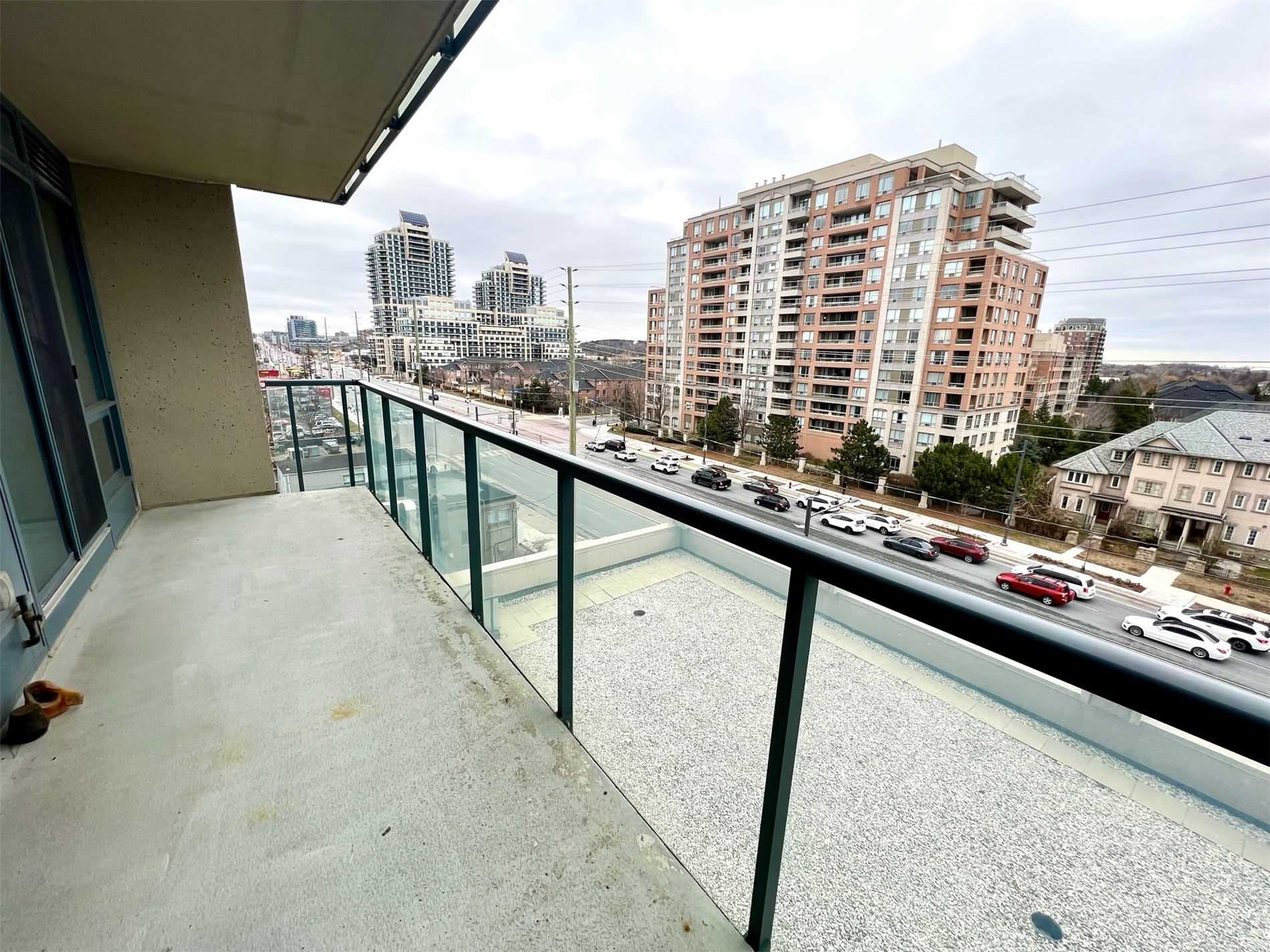9090 Yonge St, #606B
