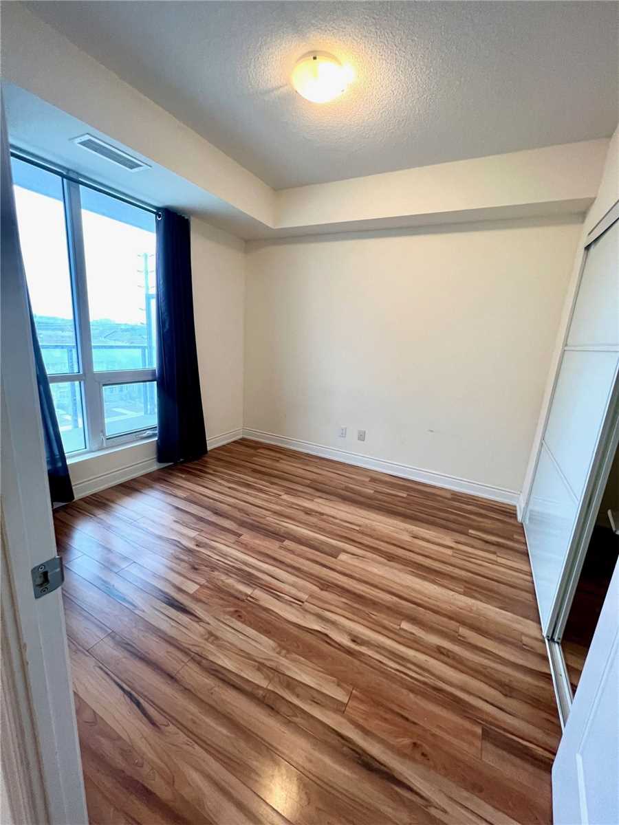 9090 Yonge St, #606B