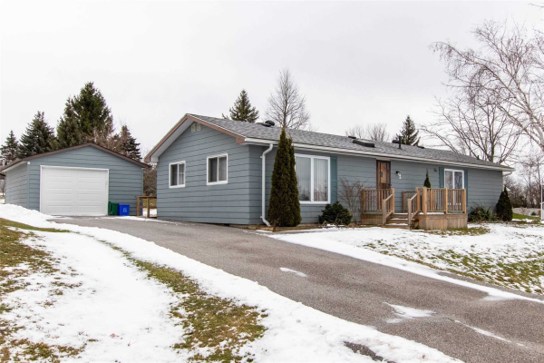 2 Kelsey Cres, Georgina
