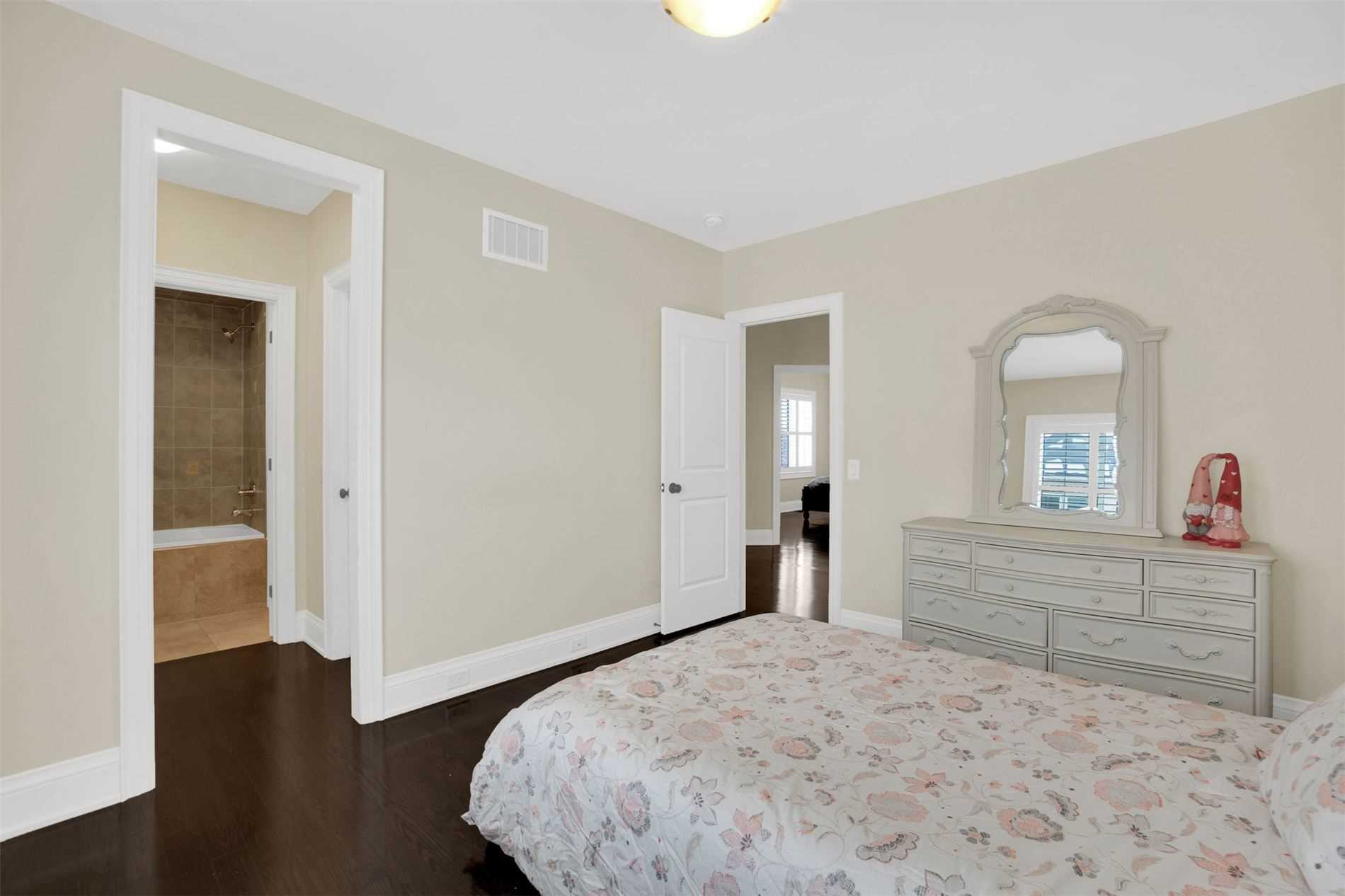 Listing N5880678 - Large Photo # 28