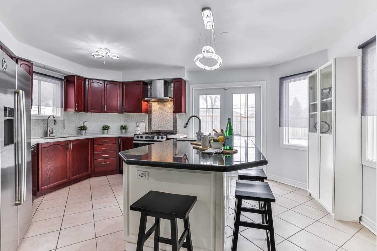 70 Depeuter Cres, Bradford West Gwillimbury