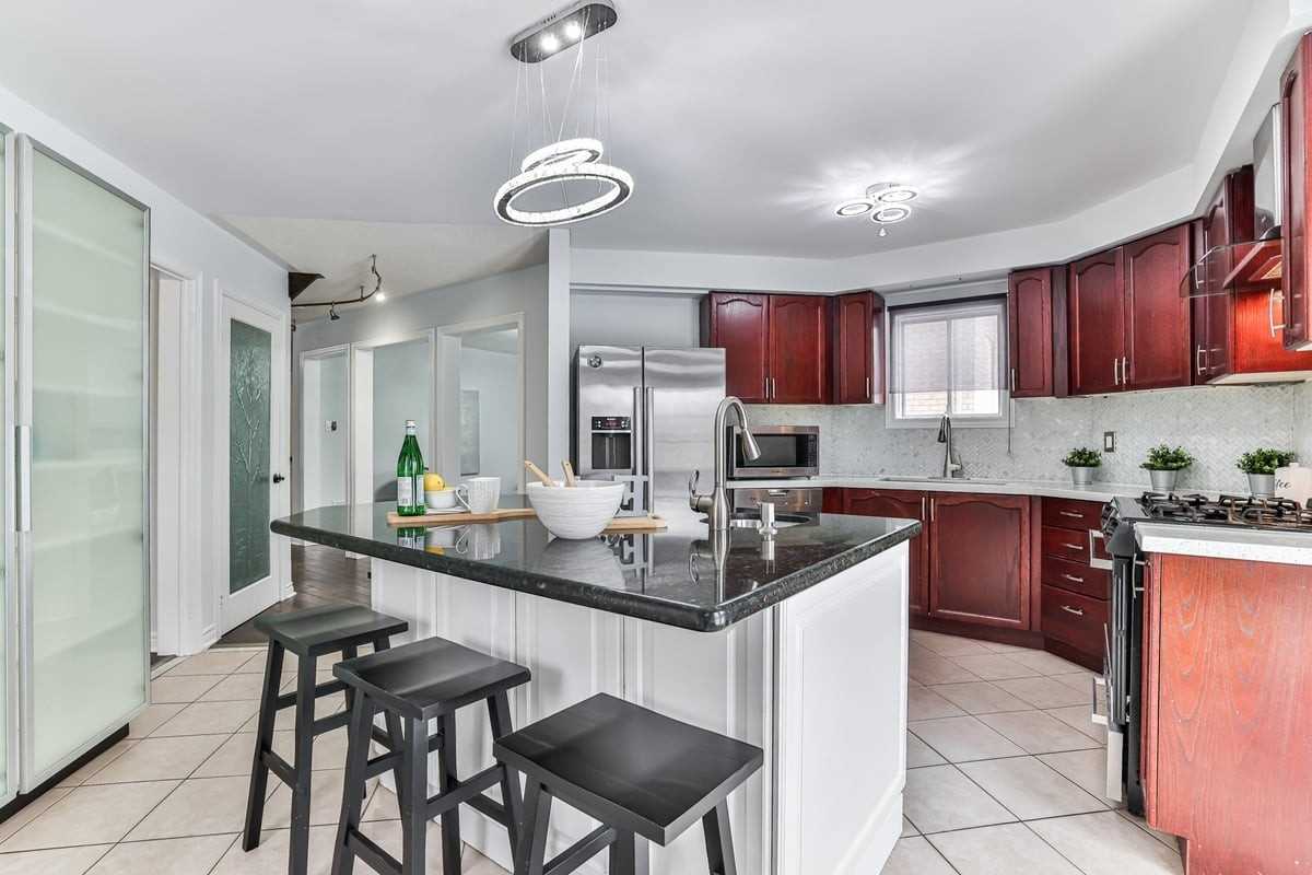 70 Depeuter Cres, Bradford West Gwillimbury