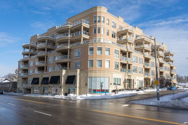 15277 Yonge St, Aurora