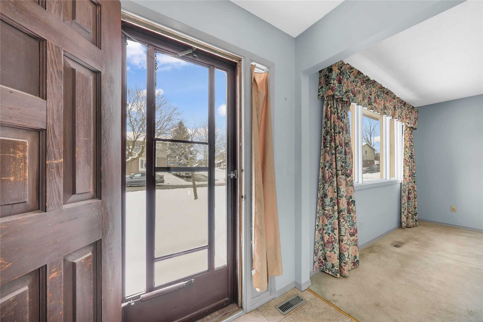 Listing N5884038 - Large Photo # 4