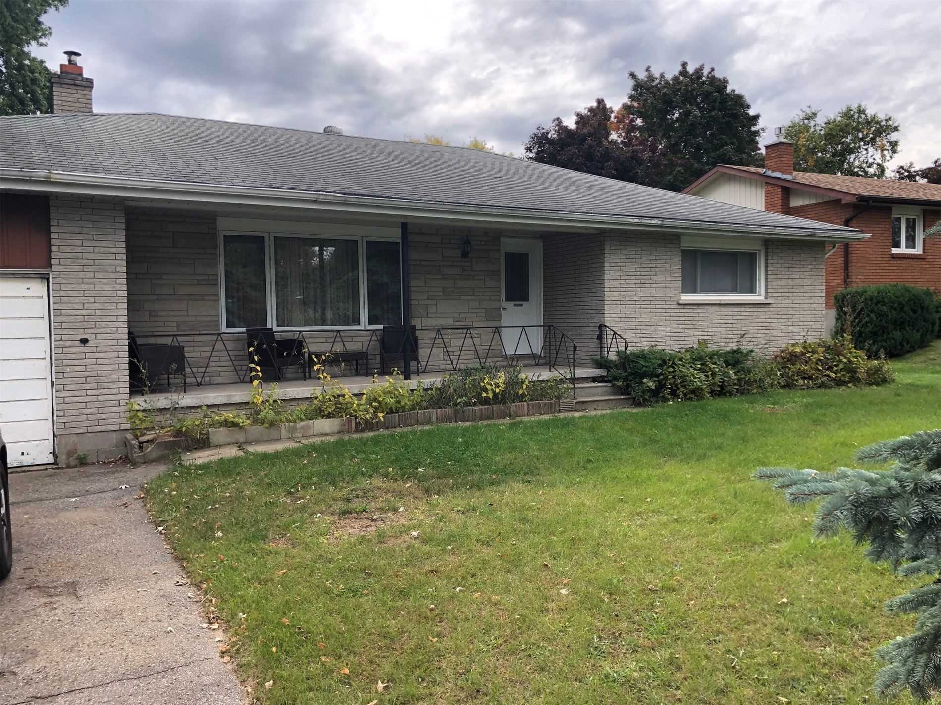 1035 Lebanon Dr