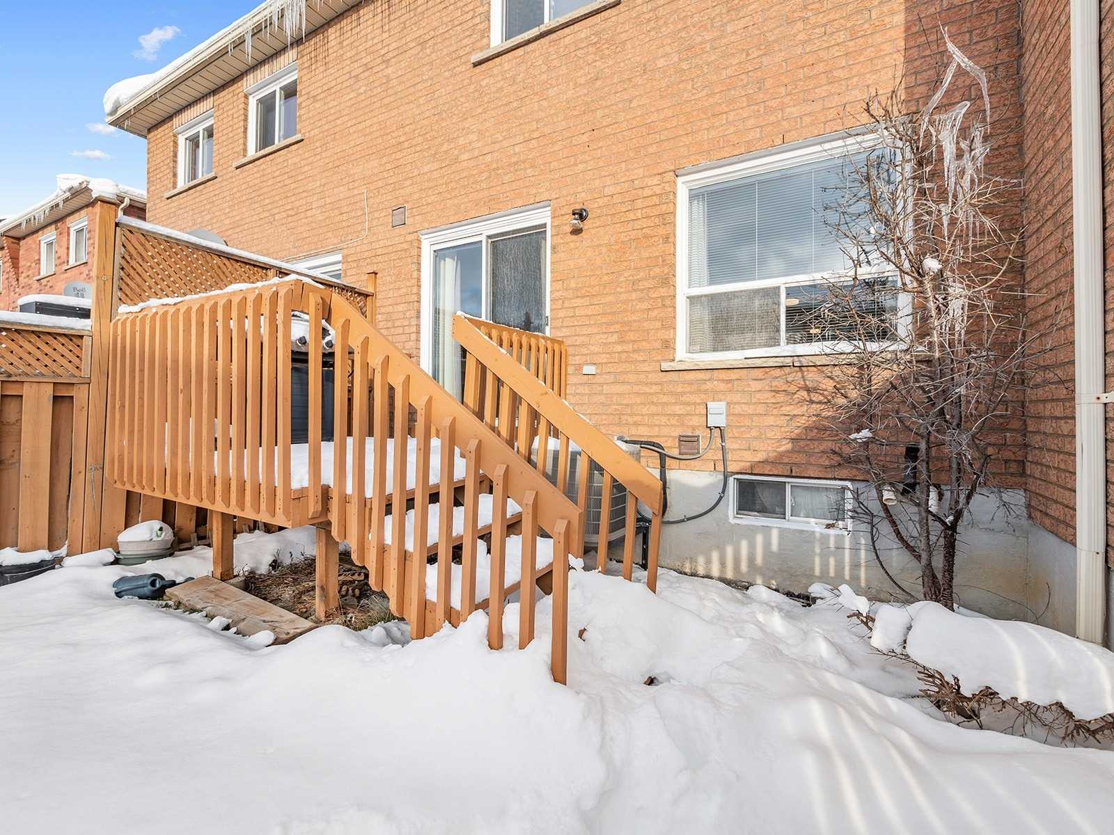 142 Lindenshire Avenue