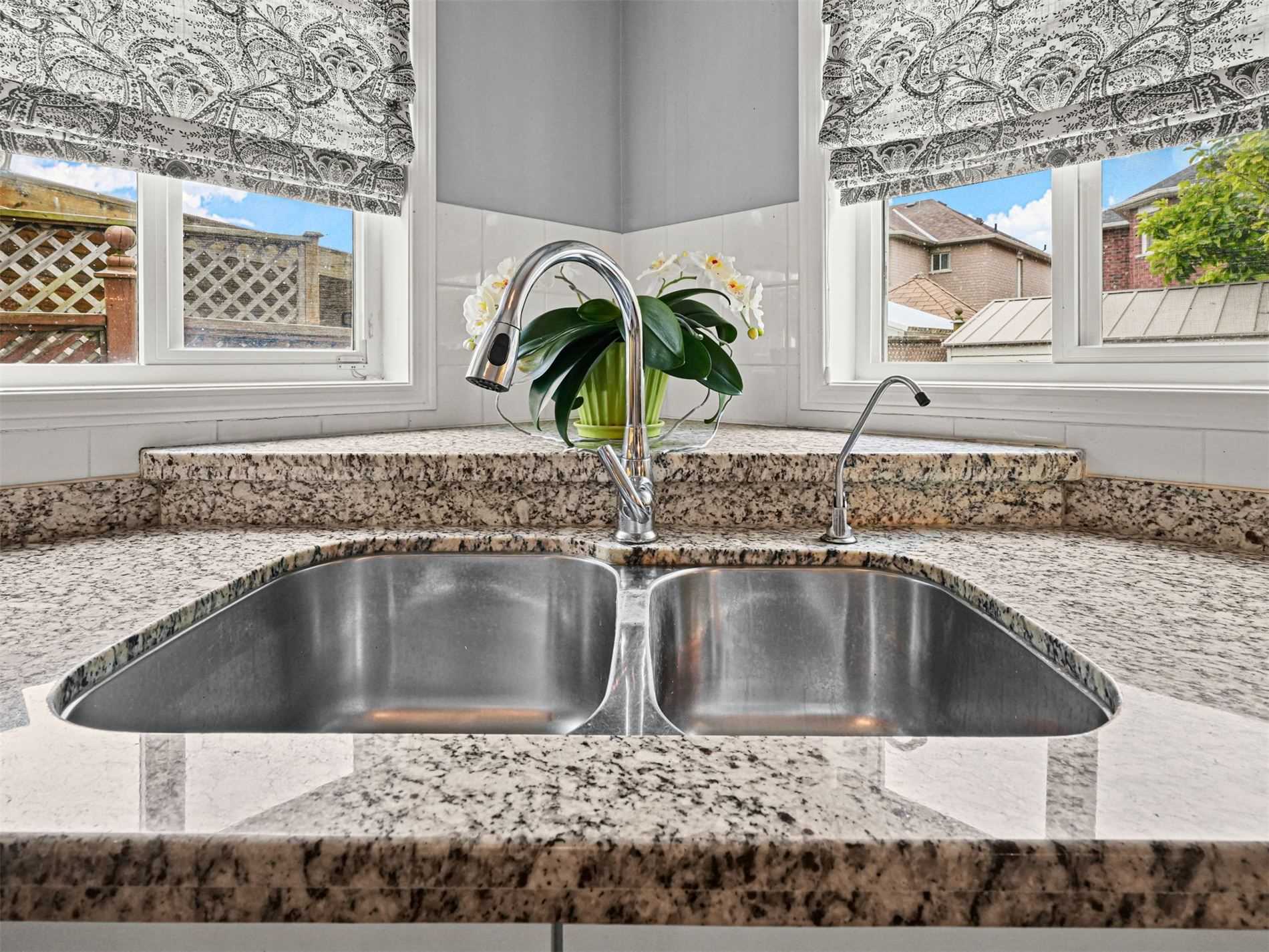 Listing N5886629 - Large Photo # 11