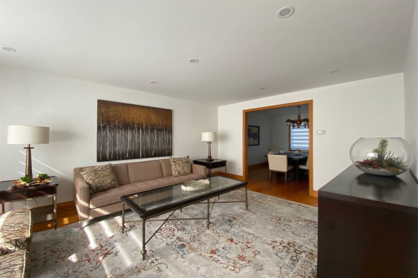 2 Westwood Lane, Richmond Hill
