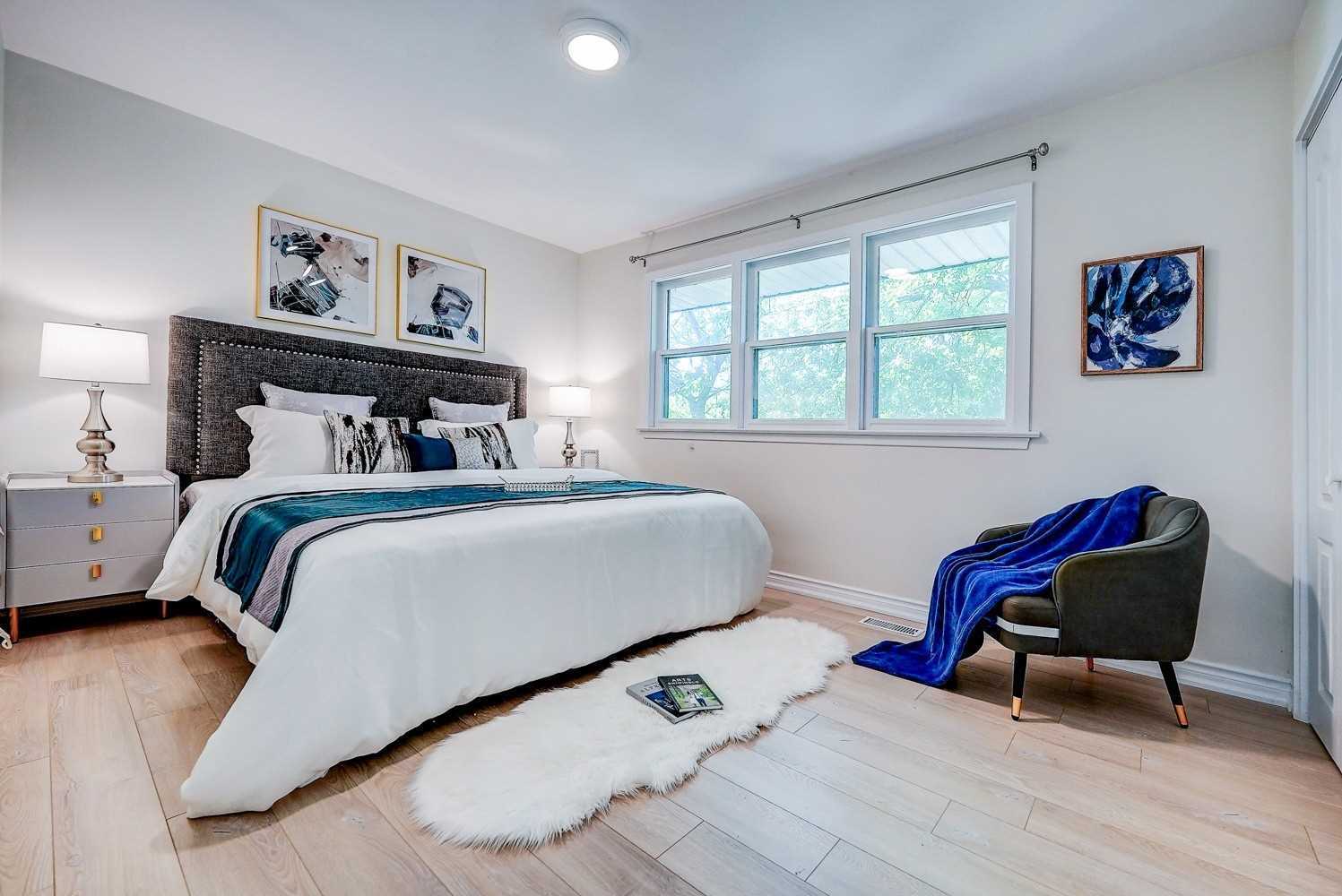 16 Arrowflight Drive