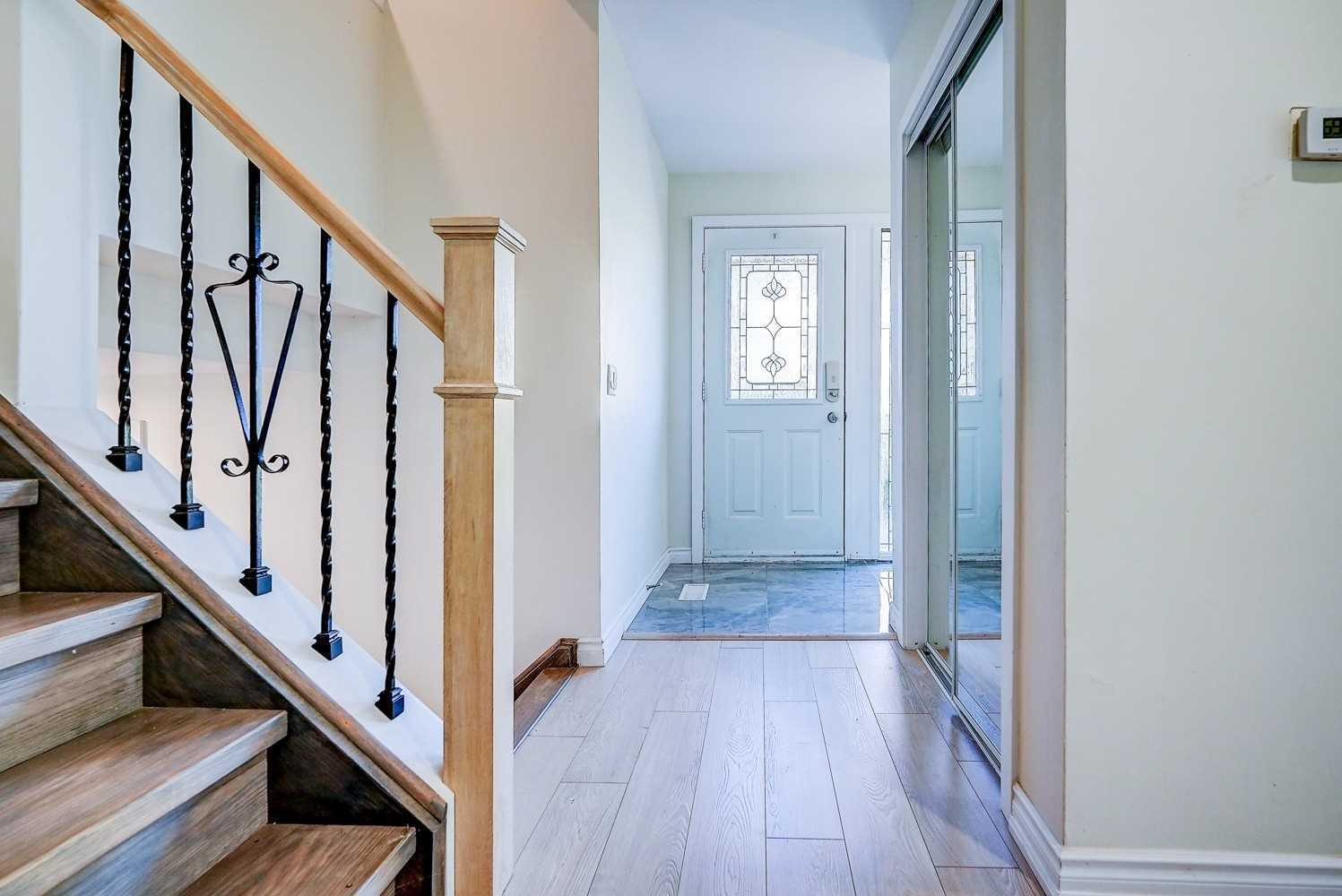 16 Arrowflight Drive