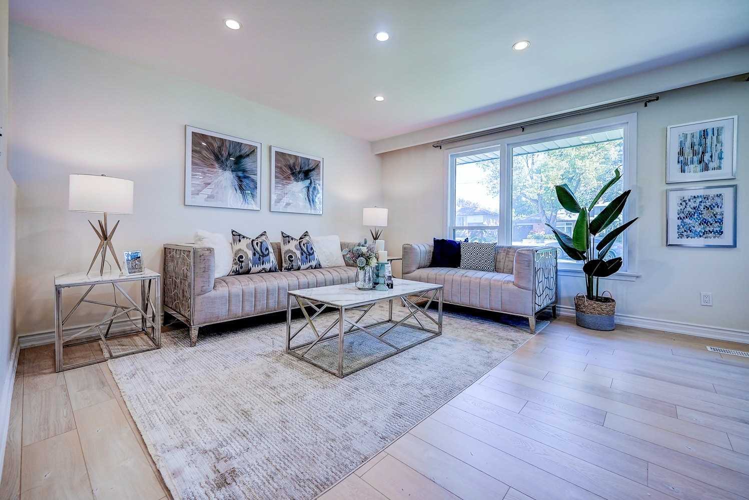 16 Arrowflight Drive