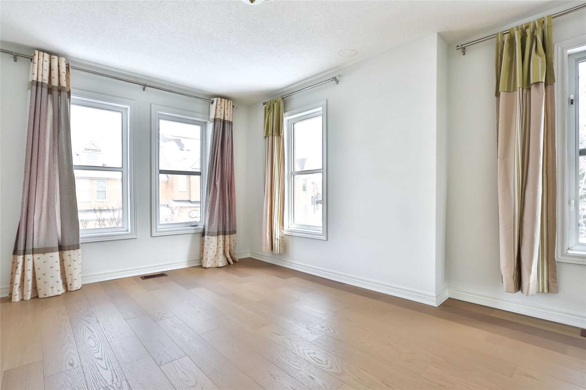 Listing N5889917 - Large Photo # 27