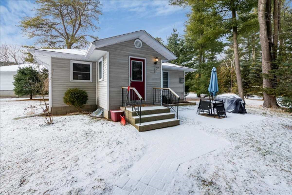 653 Pinegrove Ave, Innisfil